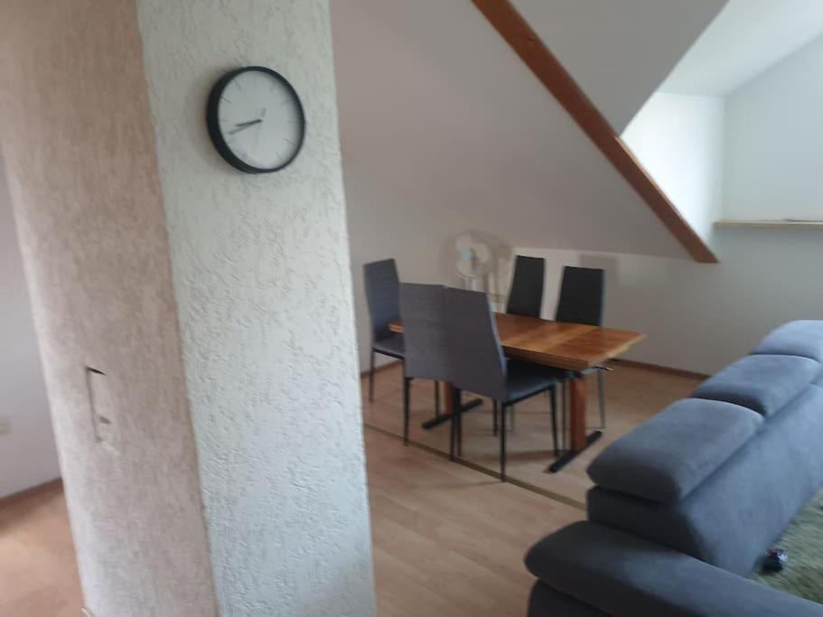 Schoene Wohnung Zentral إنغولشتات المظهر الخارجي الصورة