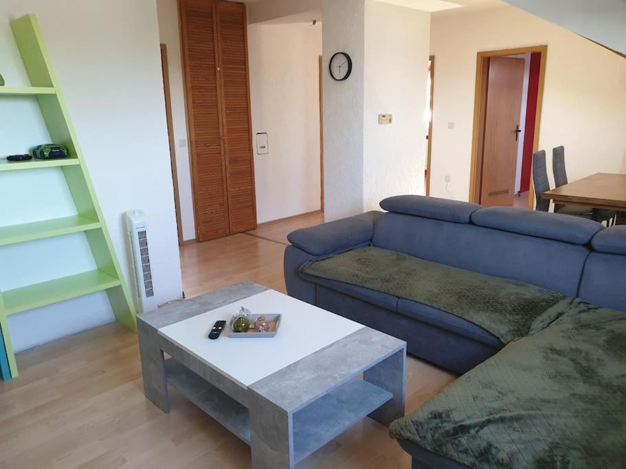 Schoene Wohnung Zentral إنغولشتات المظهر الخارجي الصورة